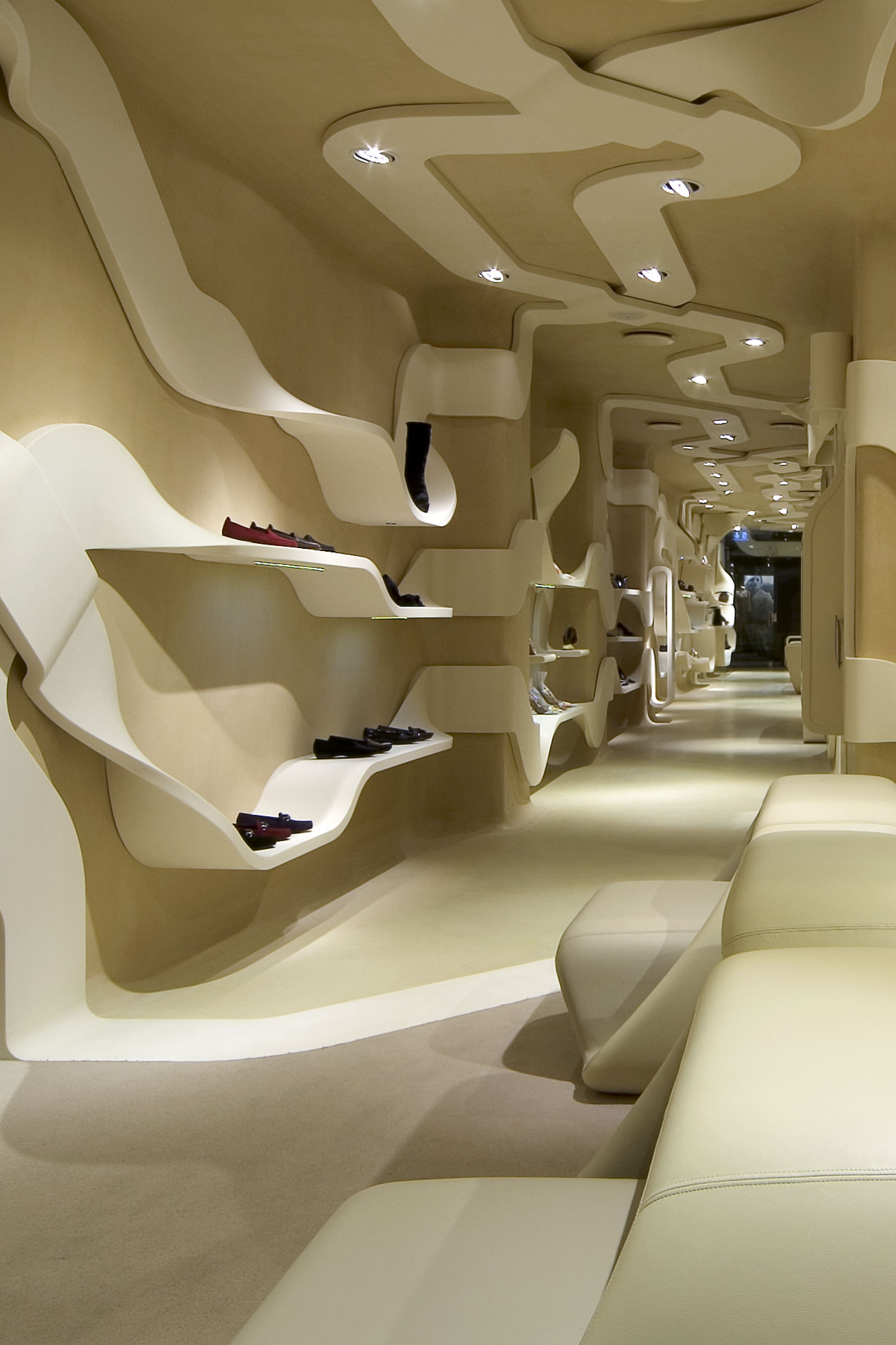 espositori-negozi-su-misura